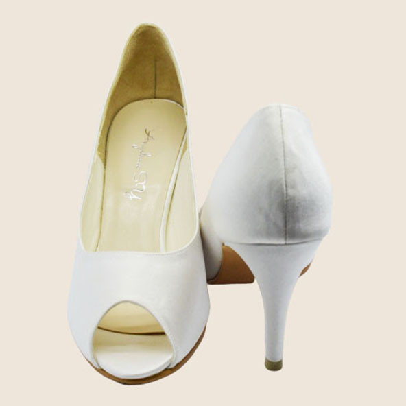 angeline sy sonia red heel